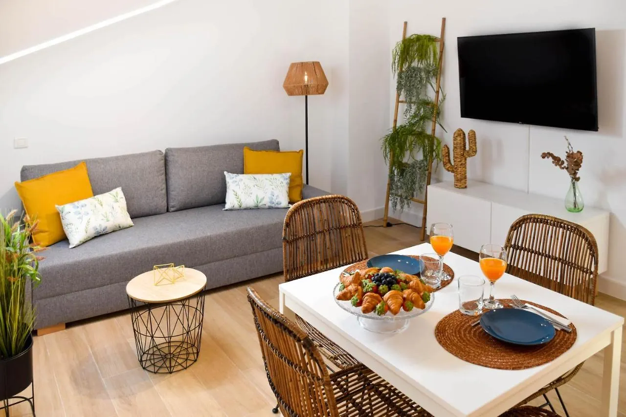 Holidays2Malaga Trinidad Renovated 1 Bedroom Penthouse Close To City Center 0*,  España