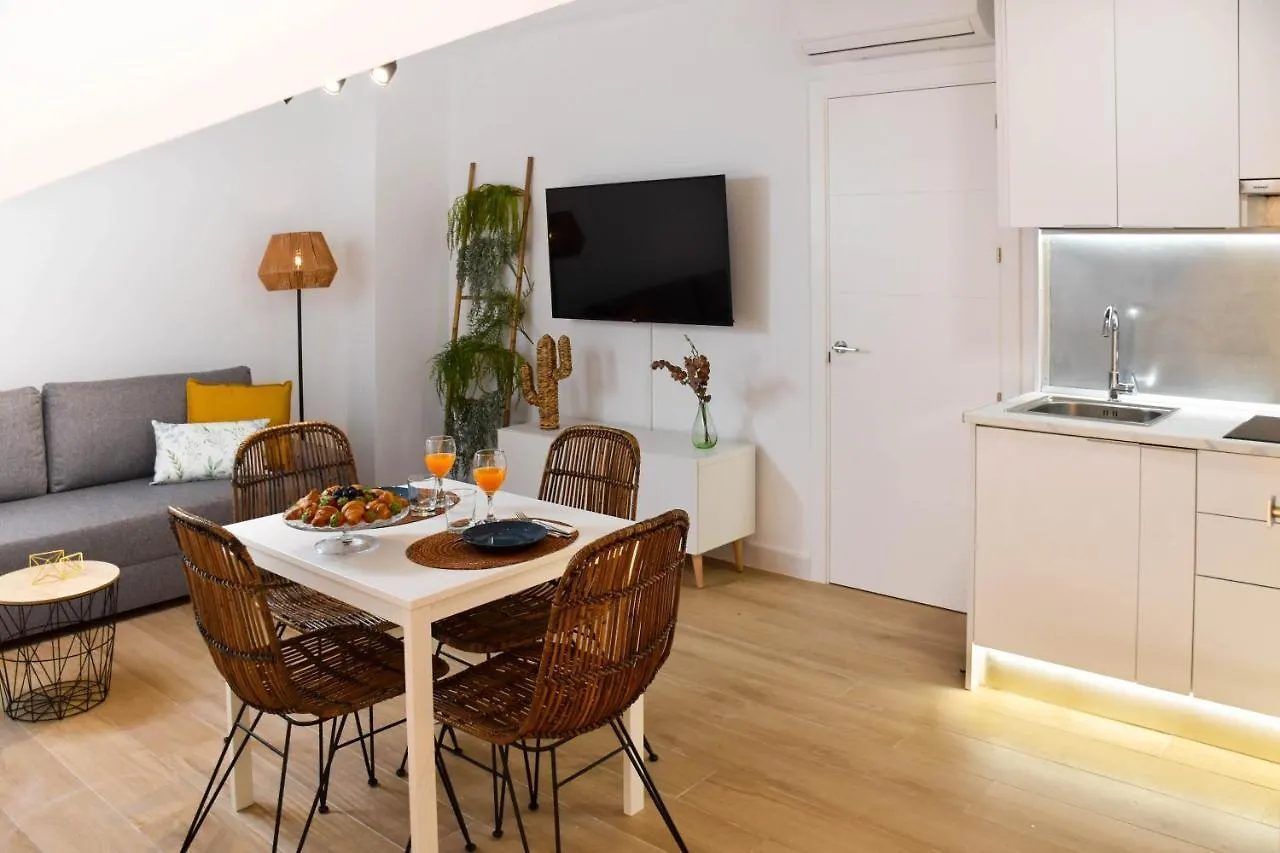 Apartamento Holidays2Malaga Trinidad Renovated 1 Bedroom Penthouse Close To City Center